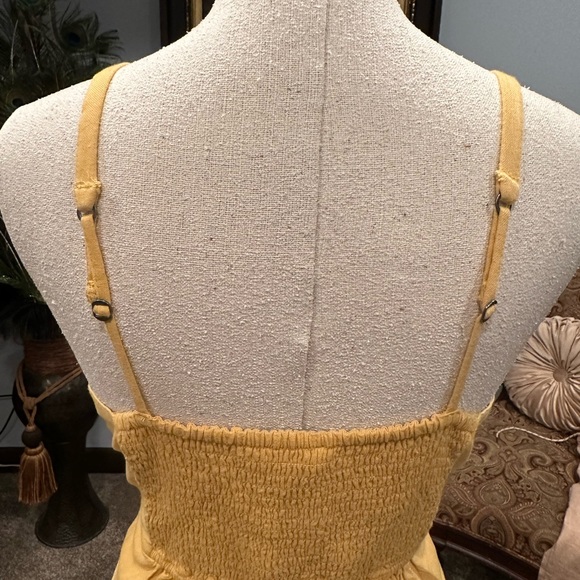 Yellow Hollister tie knot sundress size medium - Picture 5 of 6